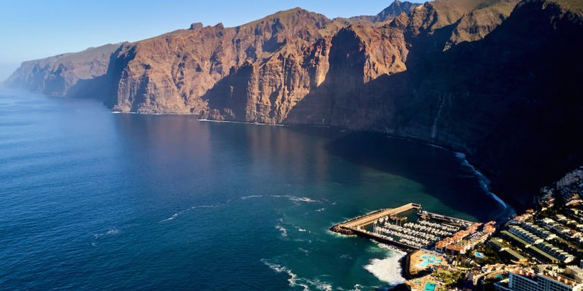 Los-Gigantes-Tenerife-Spagna-900x506.jpeg