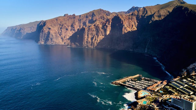 Los-Gigantes-Tenerife-Spain-900x506.jpeg