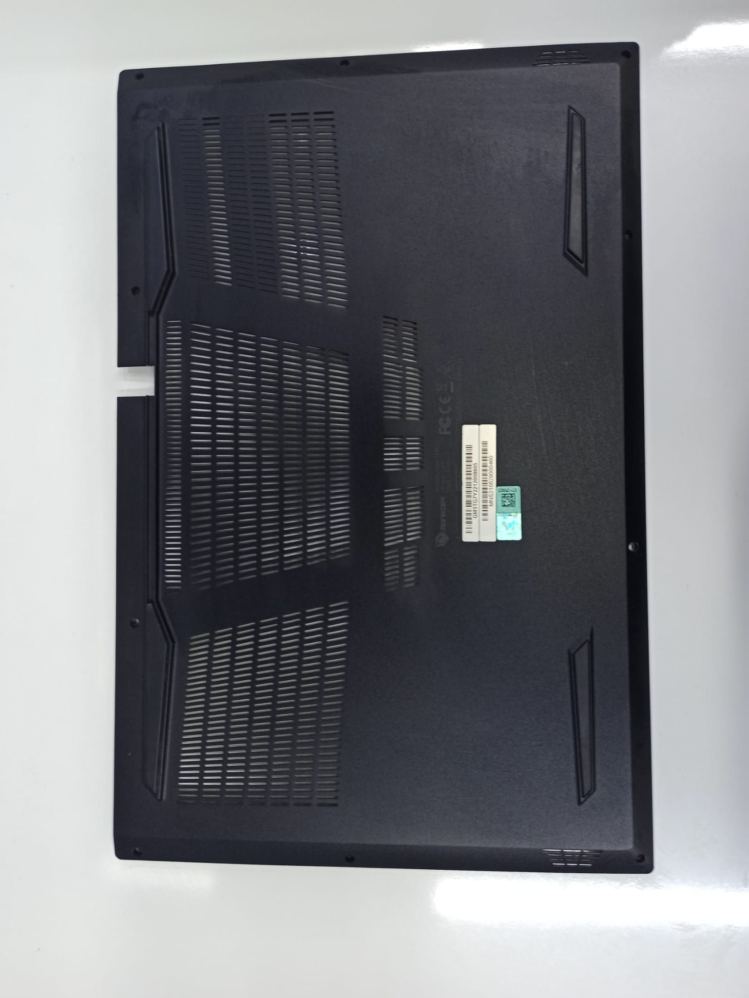 Monster Tulpar T5 V21.7 Laptop Alt Kasa Orijinal Çıkma