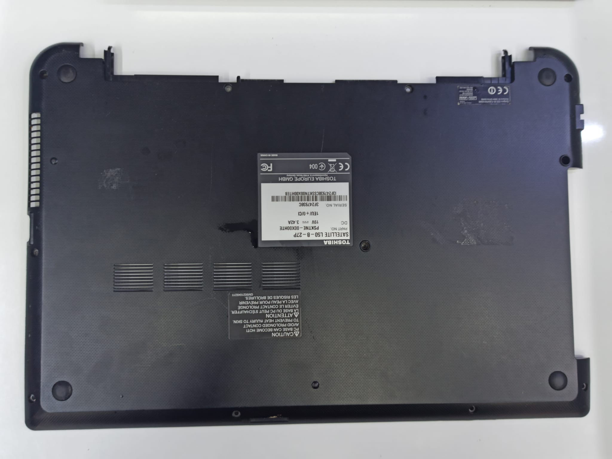 Toshiba Satellite L50-B Alt Kasa Orijinal Çıkma
