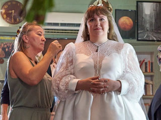 Lena Duhnam e мажена жена!