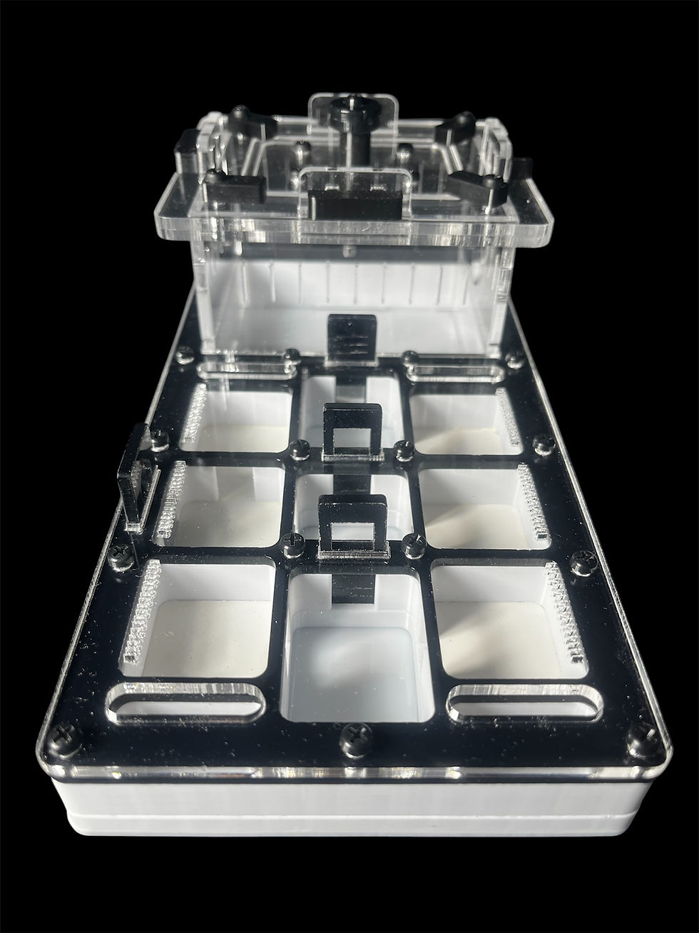 Черная муравьиная ферма ANTMART Apex Black А 220х110мм с квадратными ходами.