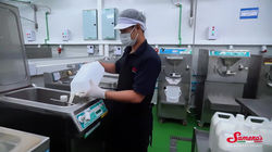 Sameros How we make gelato - frame at 0m21s