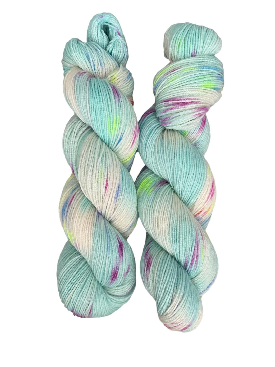 Spring frost Dk sock yarn
