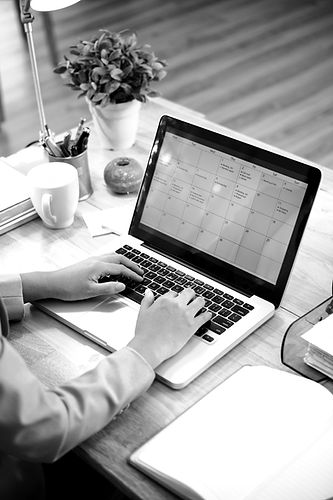 vista-de-angulo-alto-del-hombre-recortad