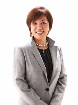 代表　嶺　佳江(みね よしえ)