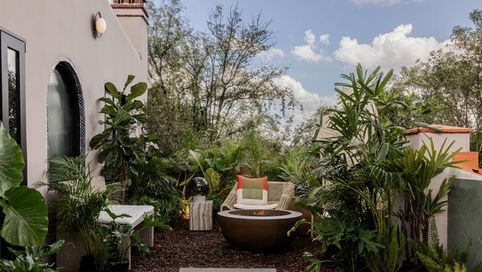 Rooftop con plantas en una casa de la CDMX para Design House.