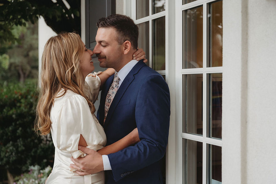 Bride and groom at The Riverbend Inn, Niagara on the Lake
