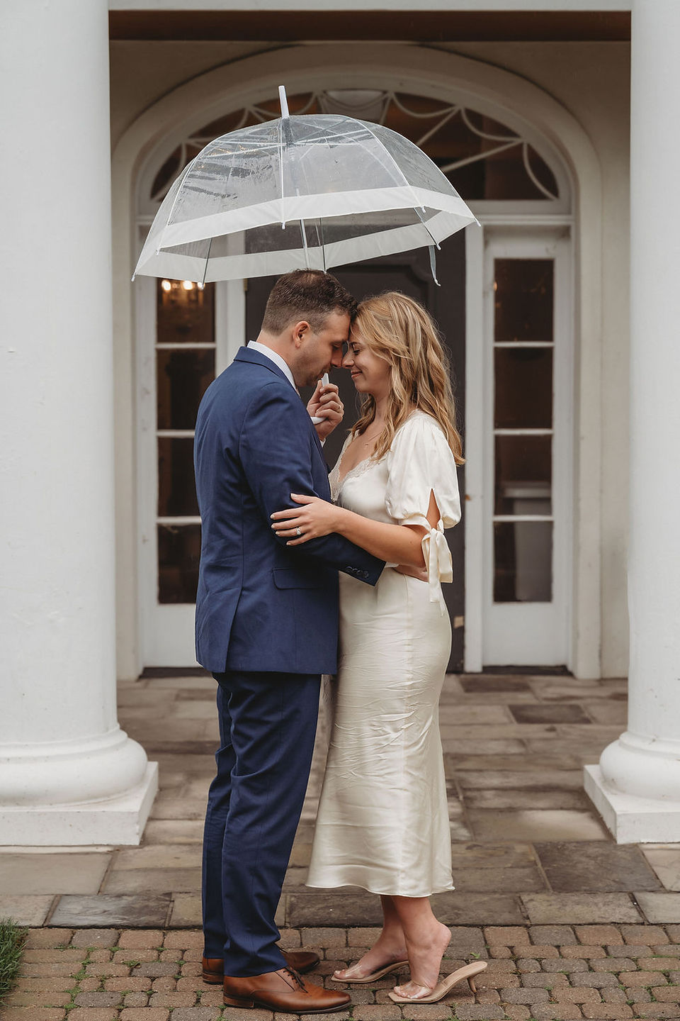 Bride and groom at The Riverbend Inn, Niagara on the Lake
