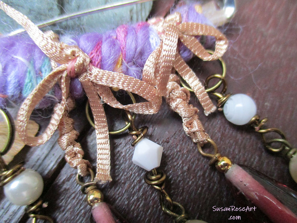Thumbnail: Oh So Happy, Glass Beads Brooch