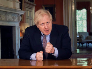 Planul britanic de relaxare a măsurilor de restricție impuse de Covid-19 a născut mai multe întrebăr