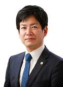 岡本（横向き）_edited.png