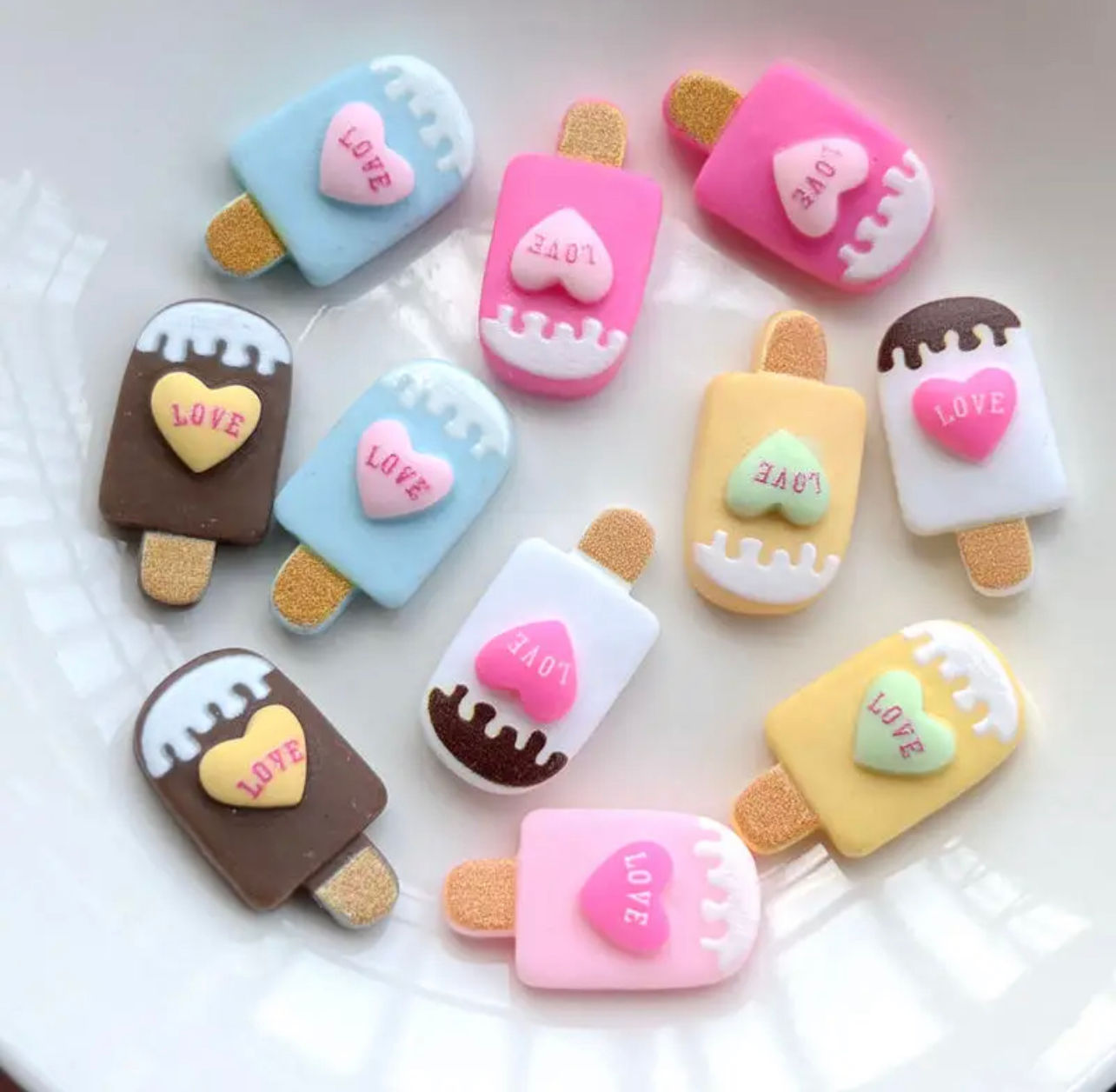 TTR 32 Ice Lolly Flat Back Resin Embellishments - 10 Pieces