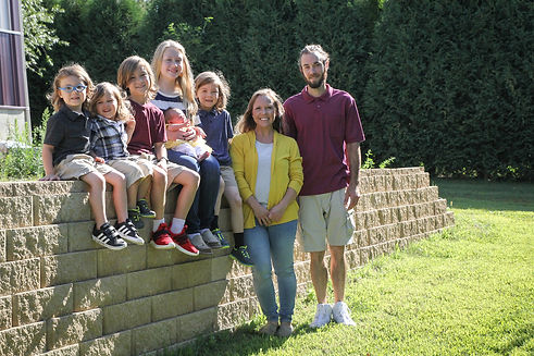 familyphoto2020.jpeg