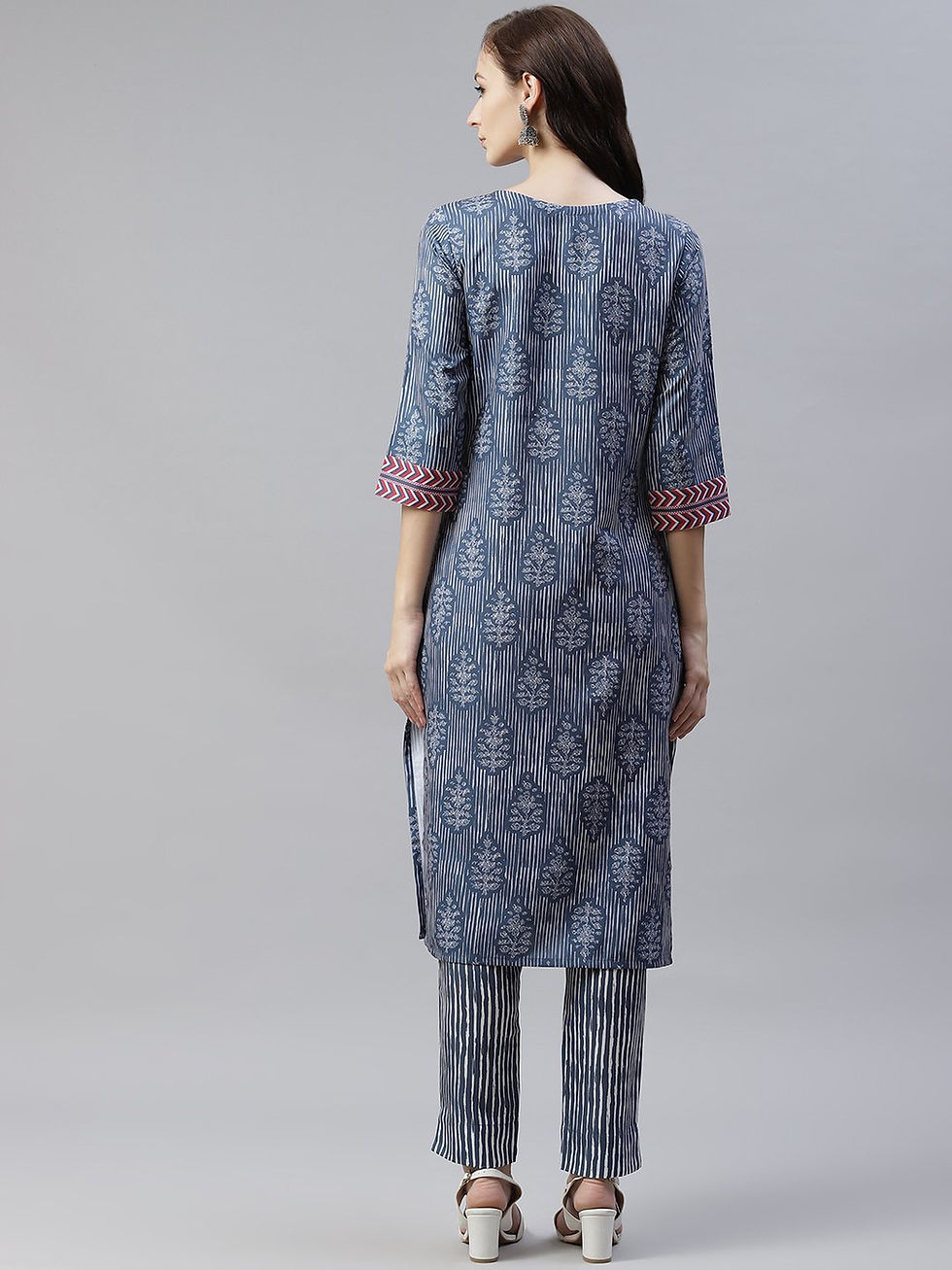Thumbnail: Ziyaa Women's Blue Color Digital Printed Straight Kurta And Pant Set