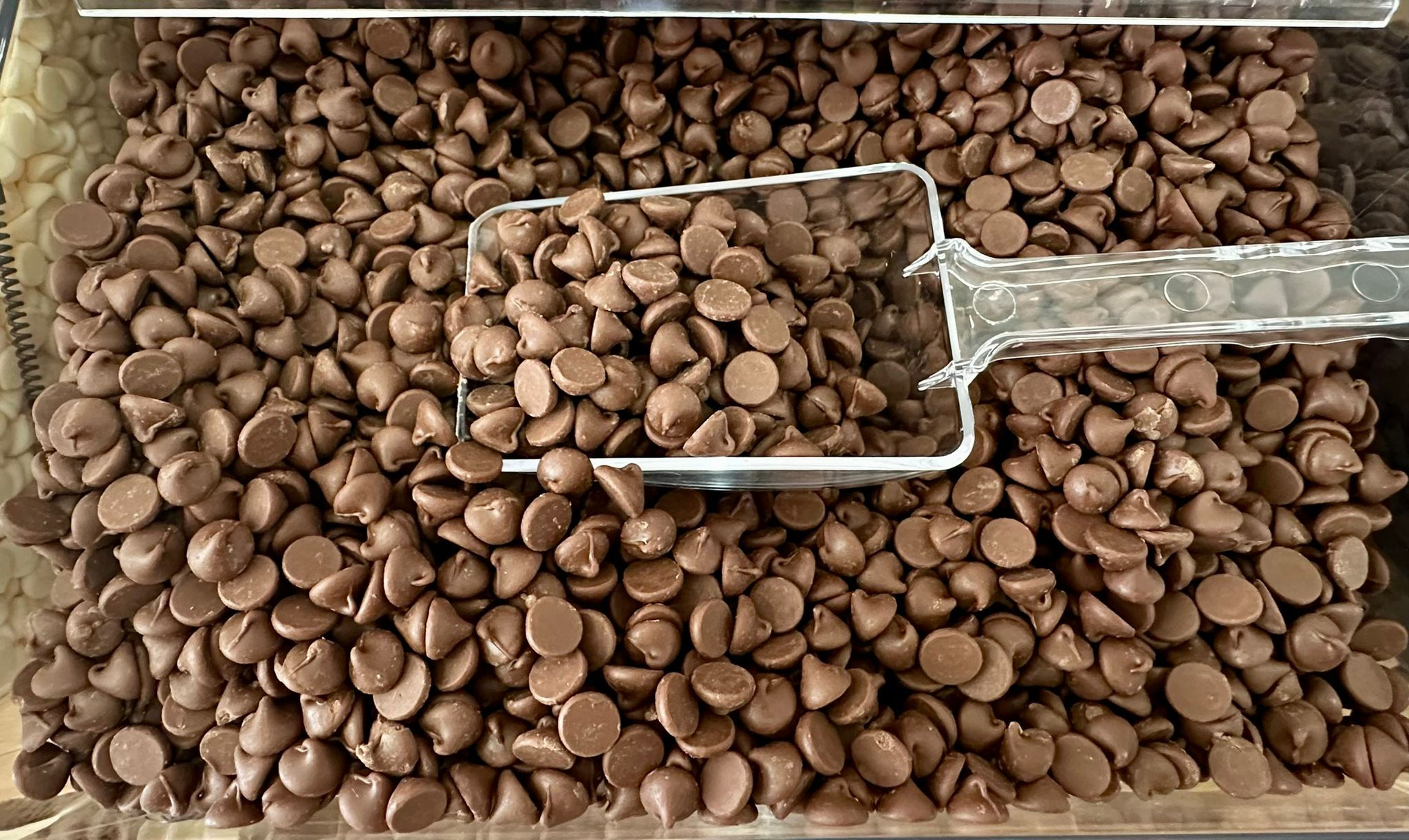 MILK CHOCOLATE CHIPS, 8 Oz