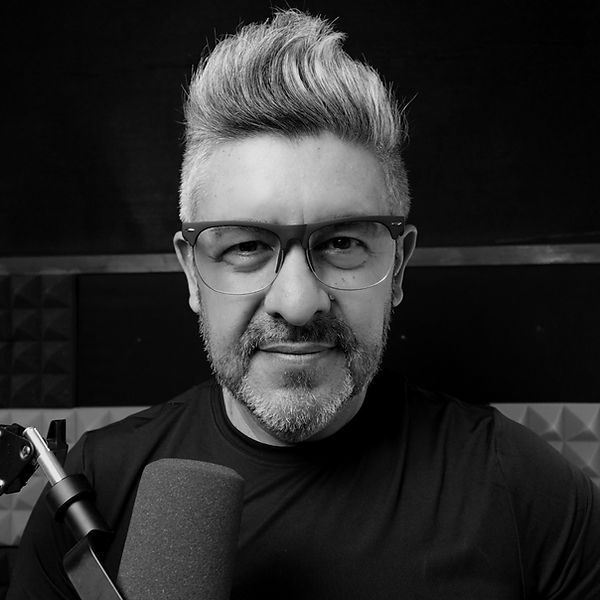 efrain barrera locutor_edited_edited.jpg