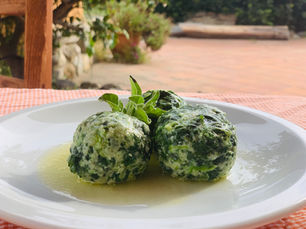 Gnudi Toscani al Burro e Salvia (Traditional Italian Tuscan Ricotta and Spinach Gnudi with Brown Butter and Sage)
