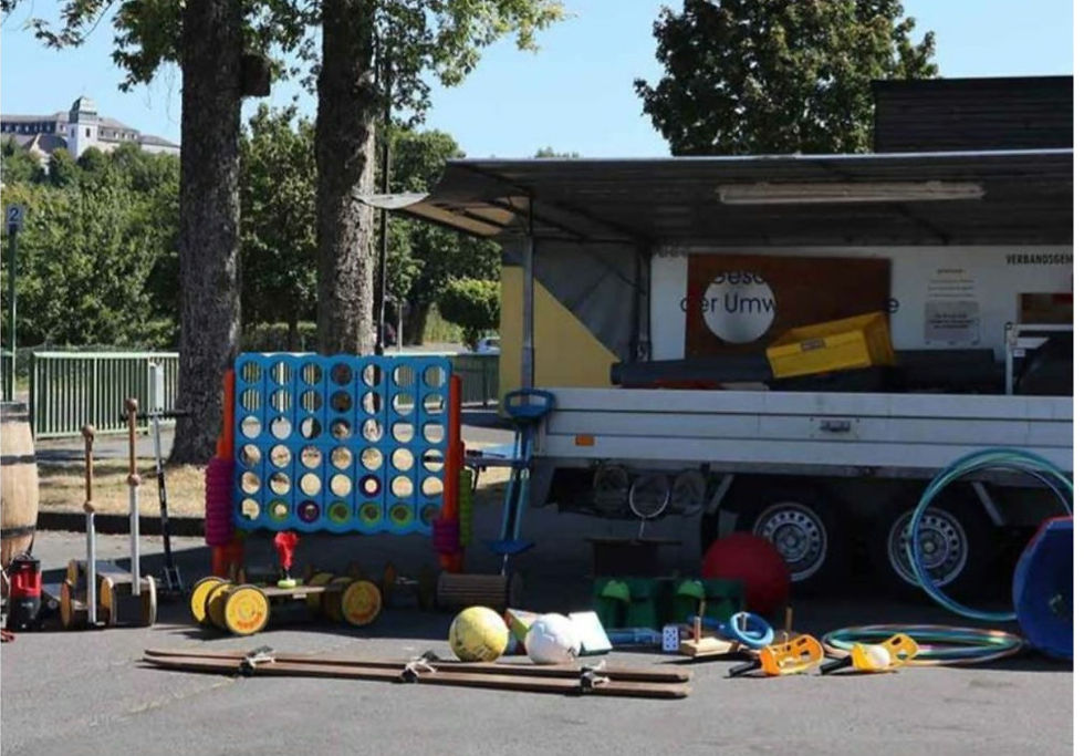 Spiele-Mobil „JuZe on Tour“ für Kinder und Jugendliche