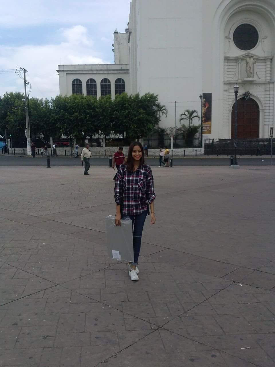 received_1083844988340467