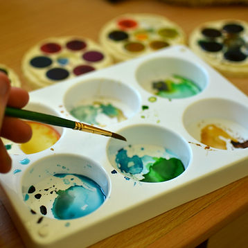 An image of a watercolour painting palette
