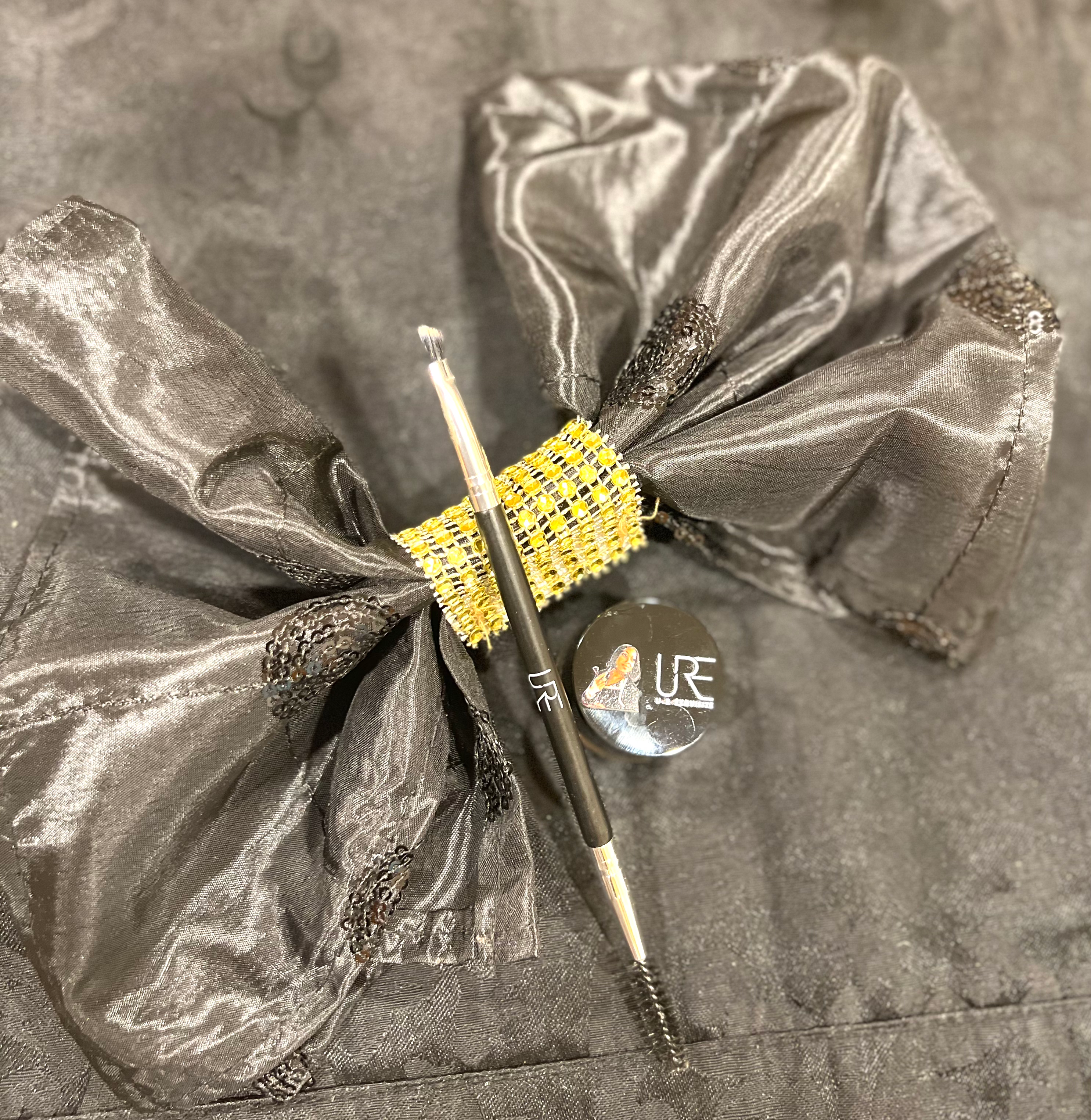 Exquisite Brow Pomade with Brush