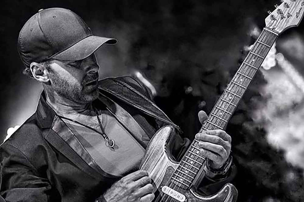 LIVE MUSIC with Randy Swallow
