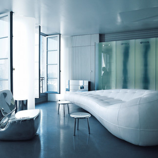 Chrome, couleur de l'année par Harry Nuriev. Faubourg Intérieurs, architecte d'intérieur à Bordeaux et Arcachon. Salon Karl Lagerfield. 