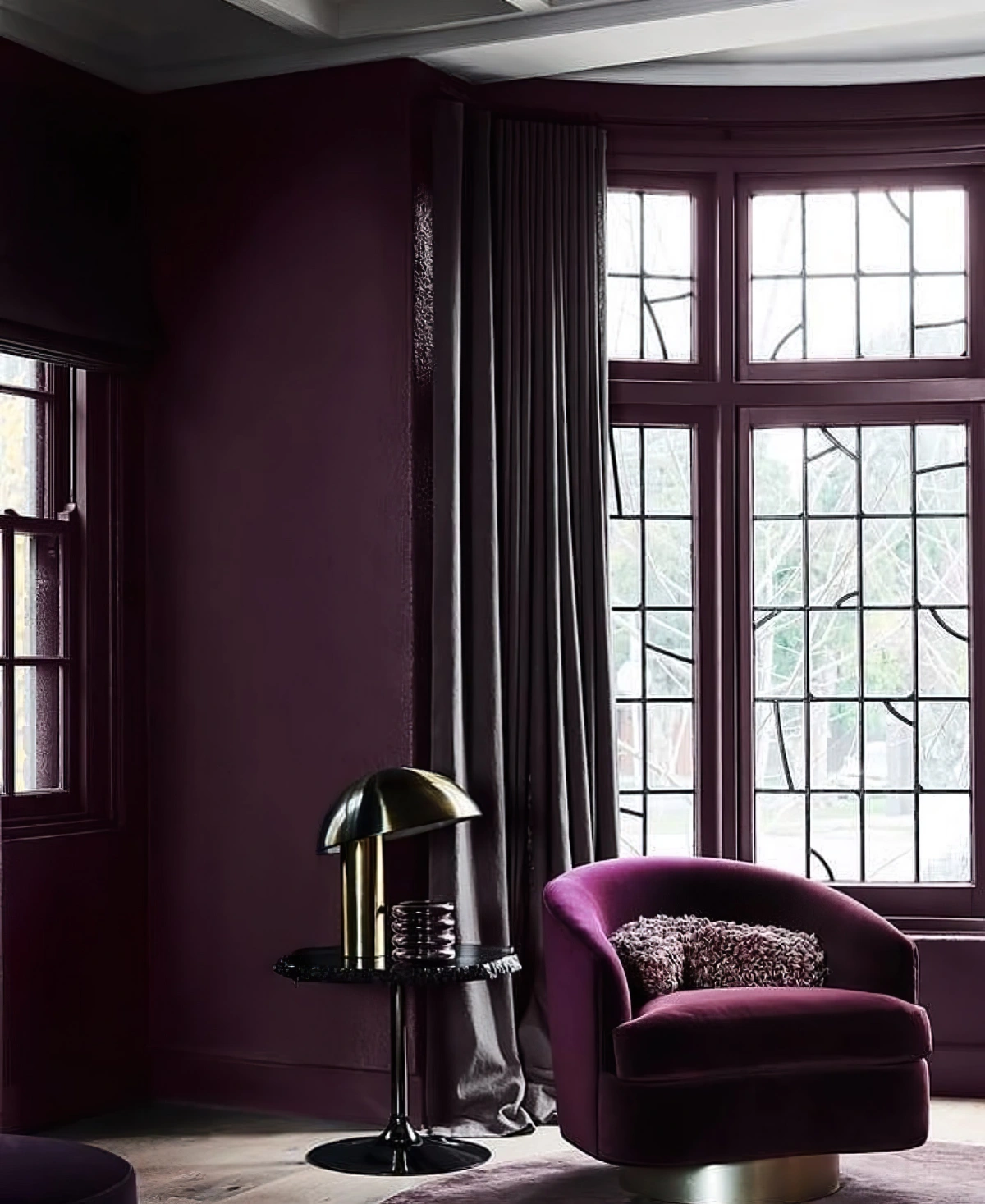 Violet faisan,  couleur de l'année de Chromatic. Faubourg Intérieurs, architecte d'intérieur à Bordeaux et Arcachon. Salon. 