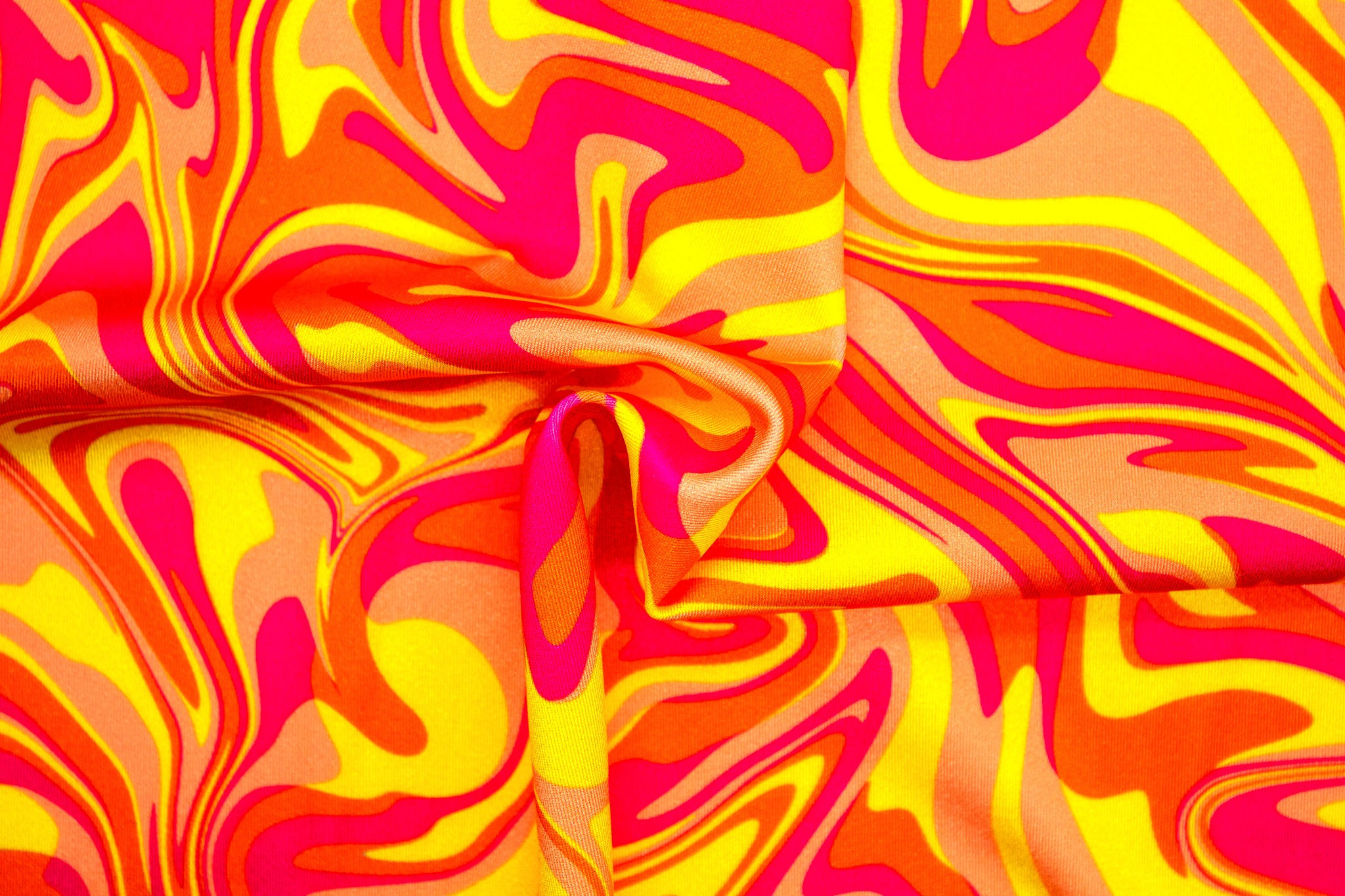 HOT LAVA GRAPHIC MARBLE PRINT