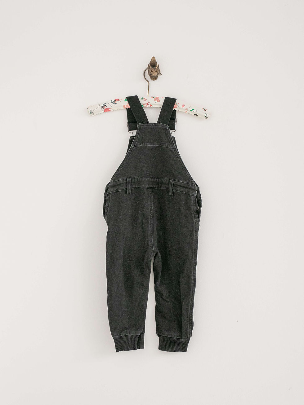 מכנסיים  אוברול ג'ינס אפור כהה לתינוק