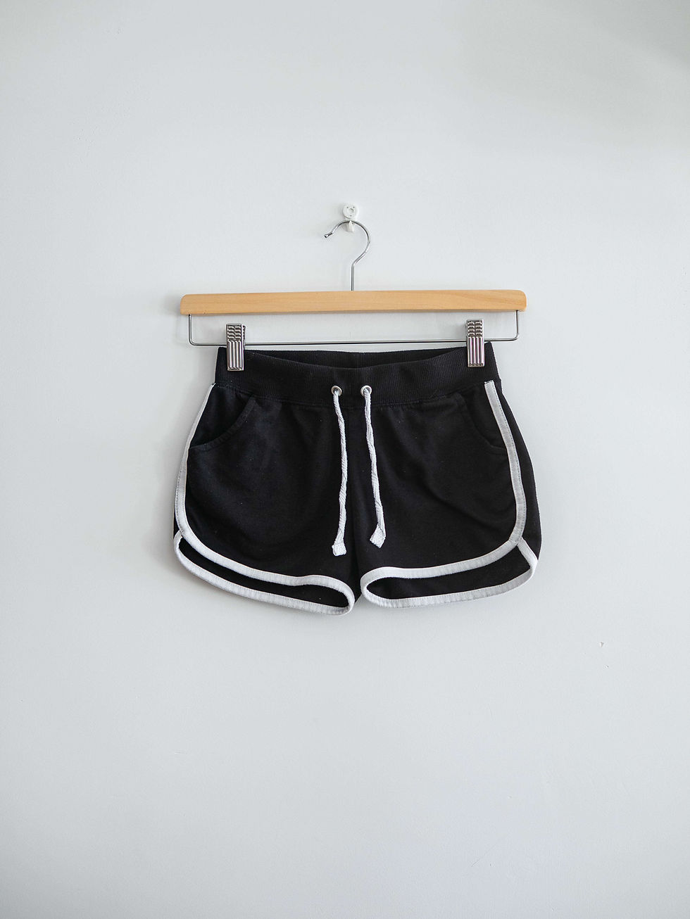 מידה 9-10 | מכנסי ספורט שחורים סיומת לבנה | KIDO