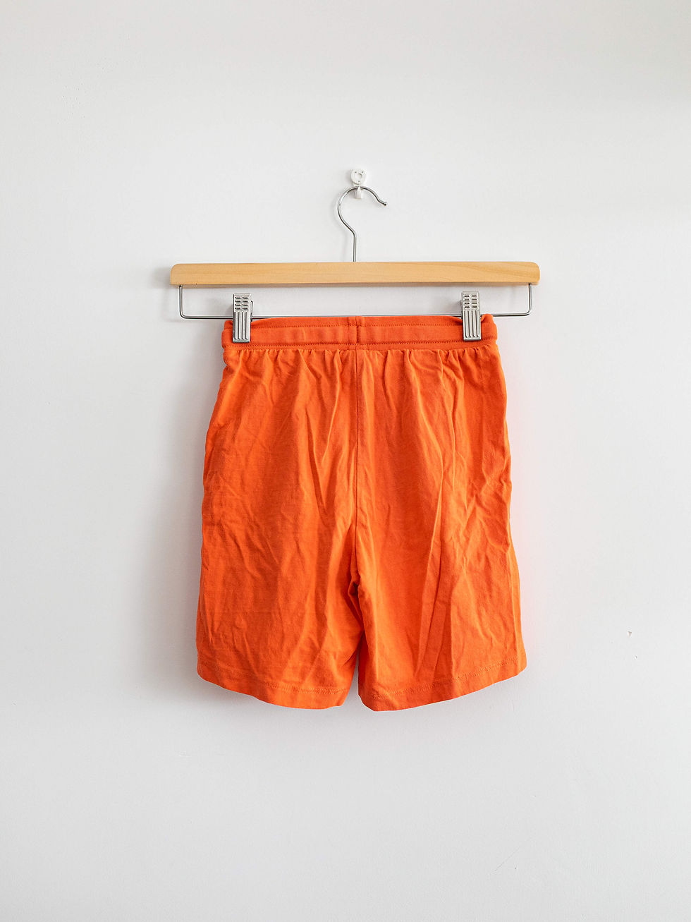 מידה 6-7 | מכנסיים קצרים כתומים עם כיסים