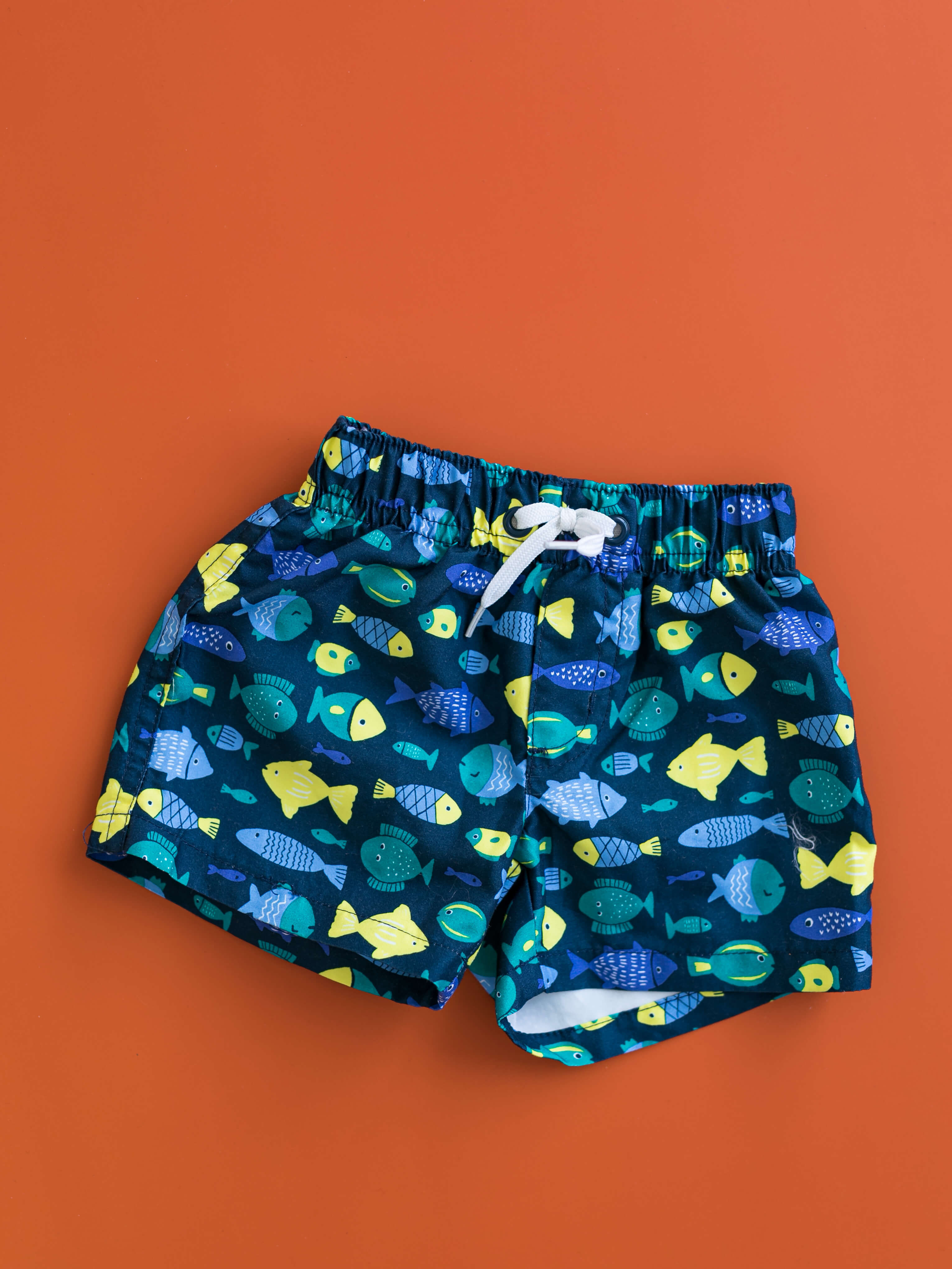 מכנסי שחייה לילדים עם הדפס דגים