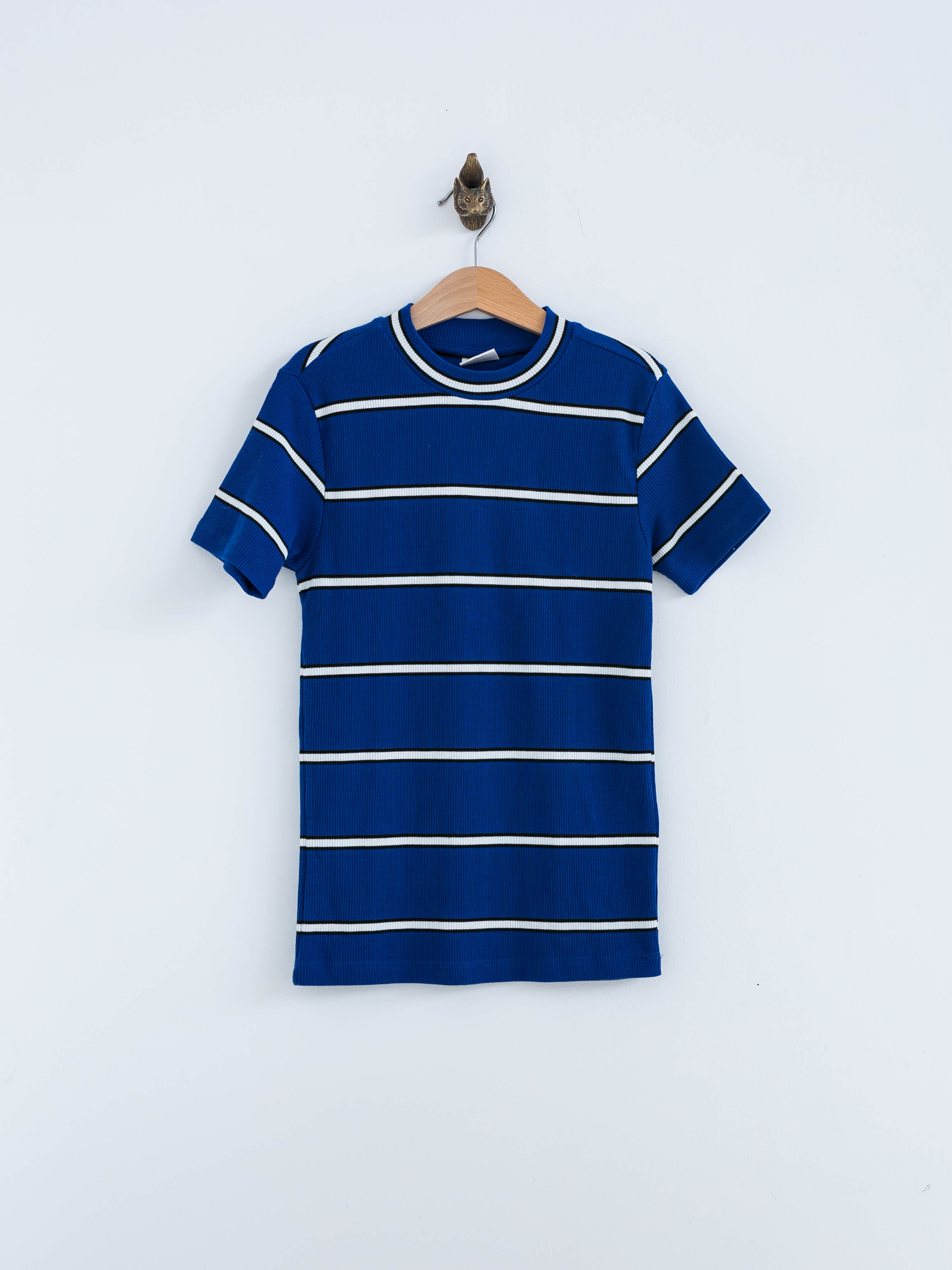 חולצת טריקו פסים כחולה-לבנה