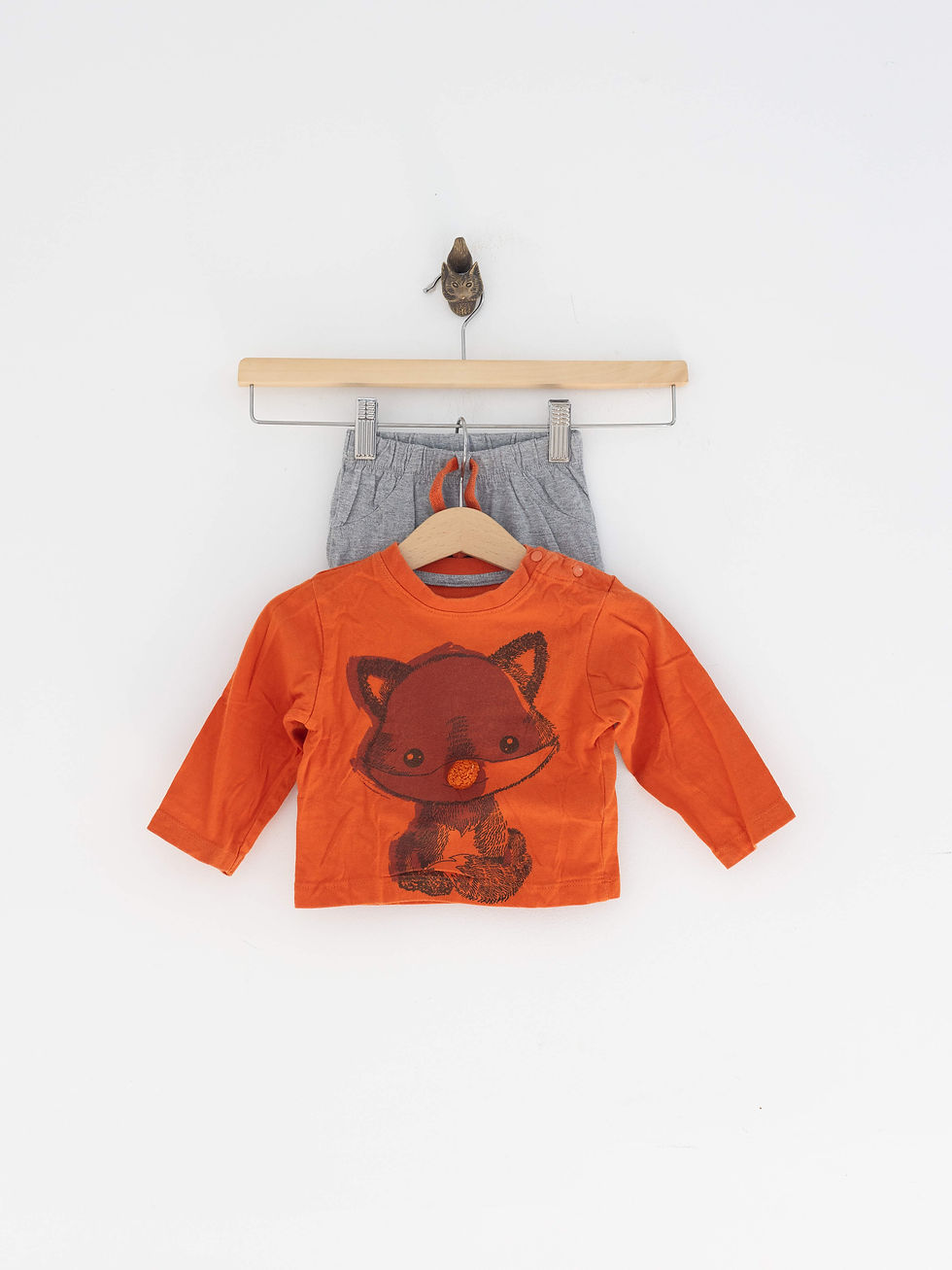 3-6 חודשים | סט מכנסיים אפורים וחולצה כתומה ארוכים | GOLF