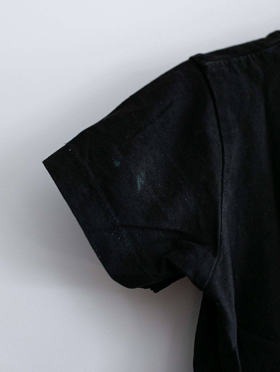 תמונה ממוזערת: OUTLET | מידה 3 | טי-שירט שחורה קצרה מטוס משוגע | FOX