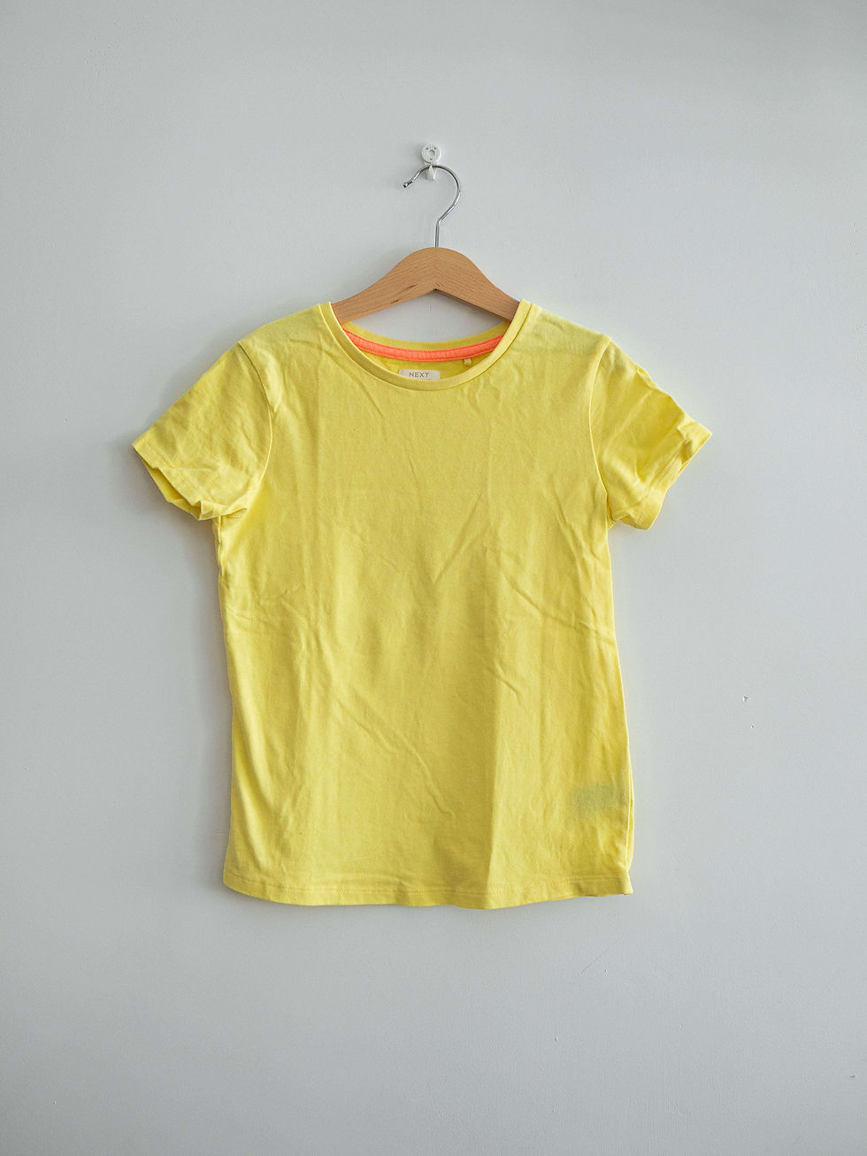 מידה 8 | טי-שירט קצרה חלקה צהובה | NEXT