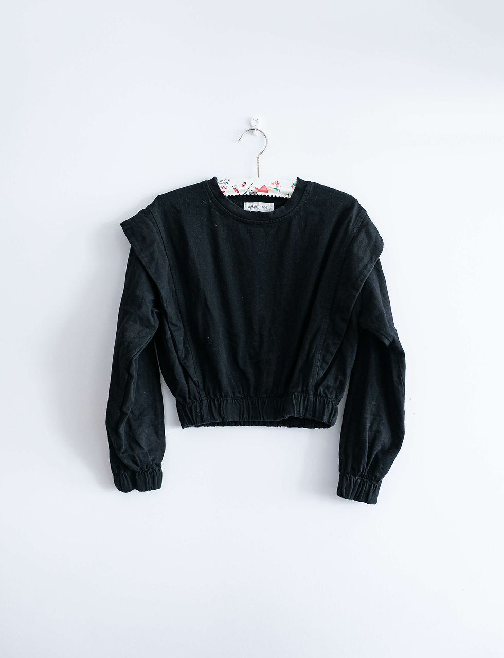 מידה 8-10 | סווטשירט שחור גומי במותן | CASTRO