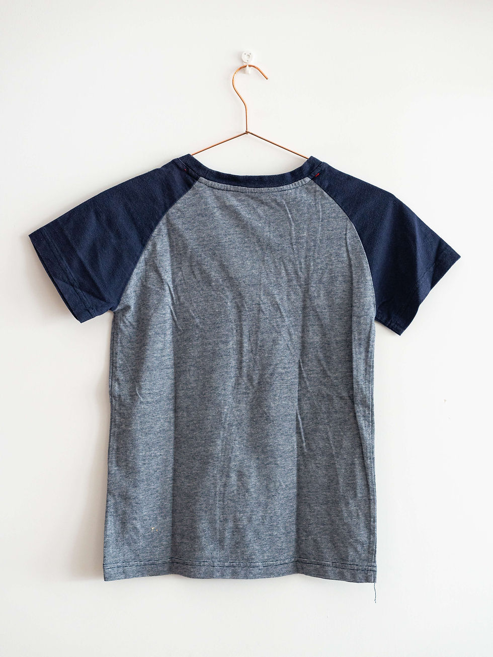 מידה 9-10 | טי-שירט קצרה פסים צפופים כחול כהה | H&O