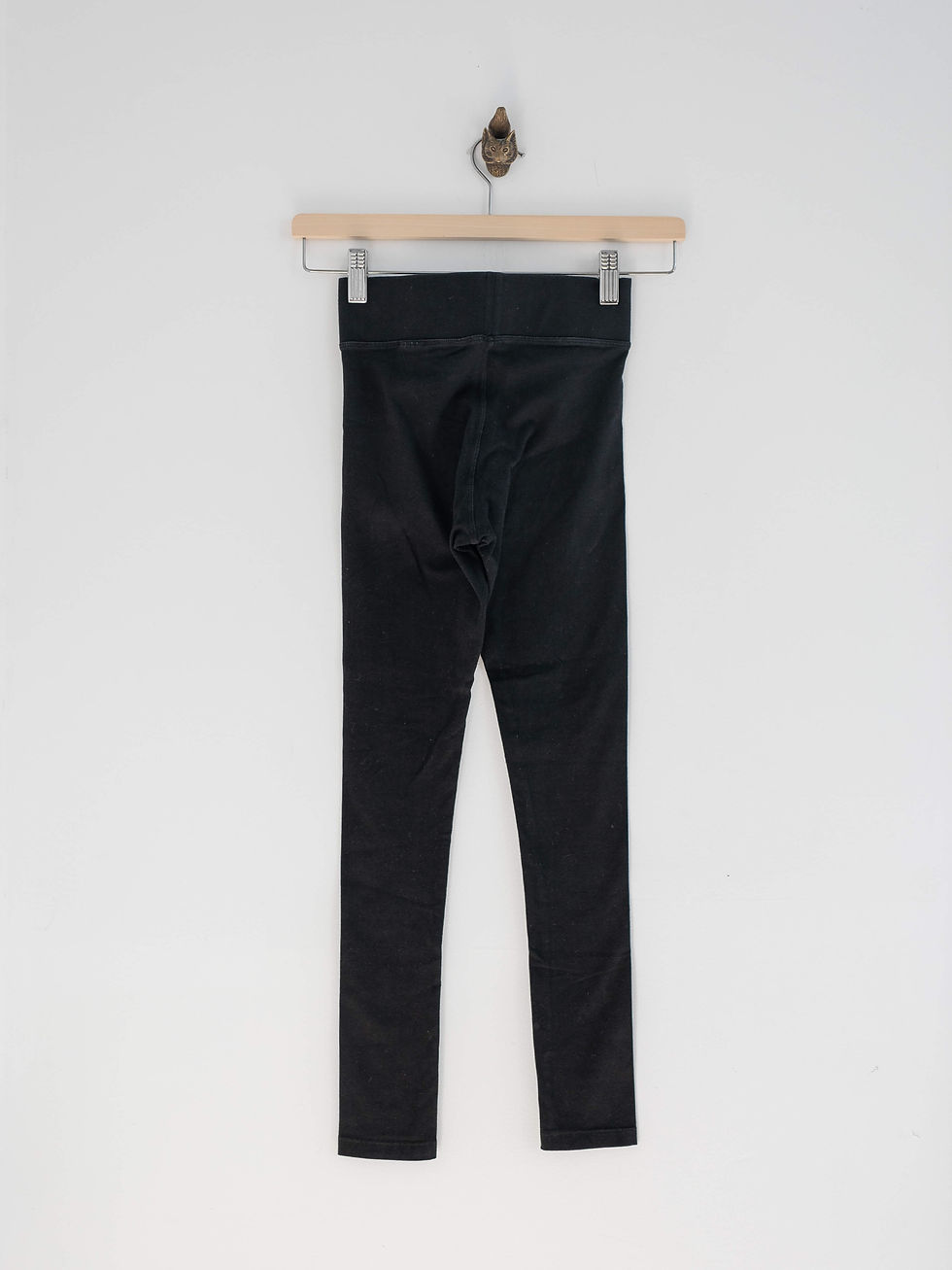 לבוש שחור צמוד לילדים