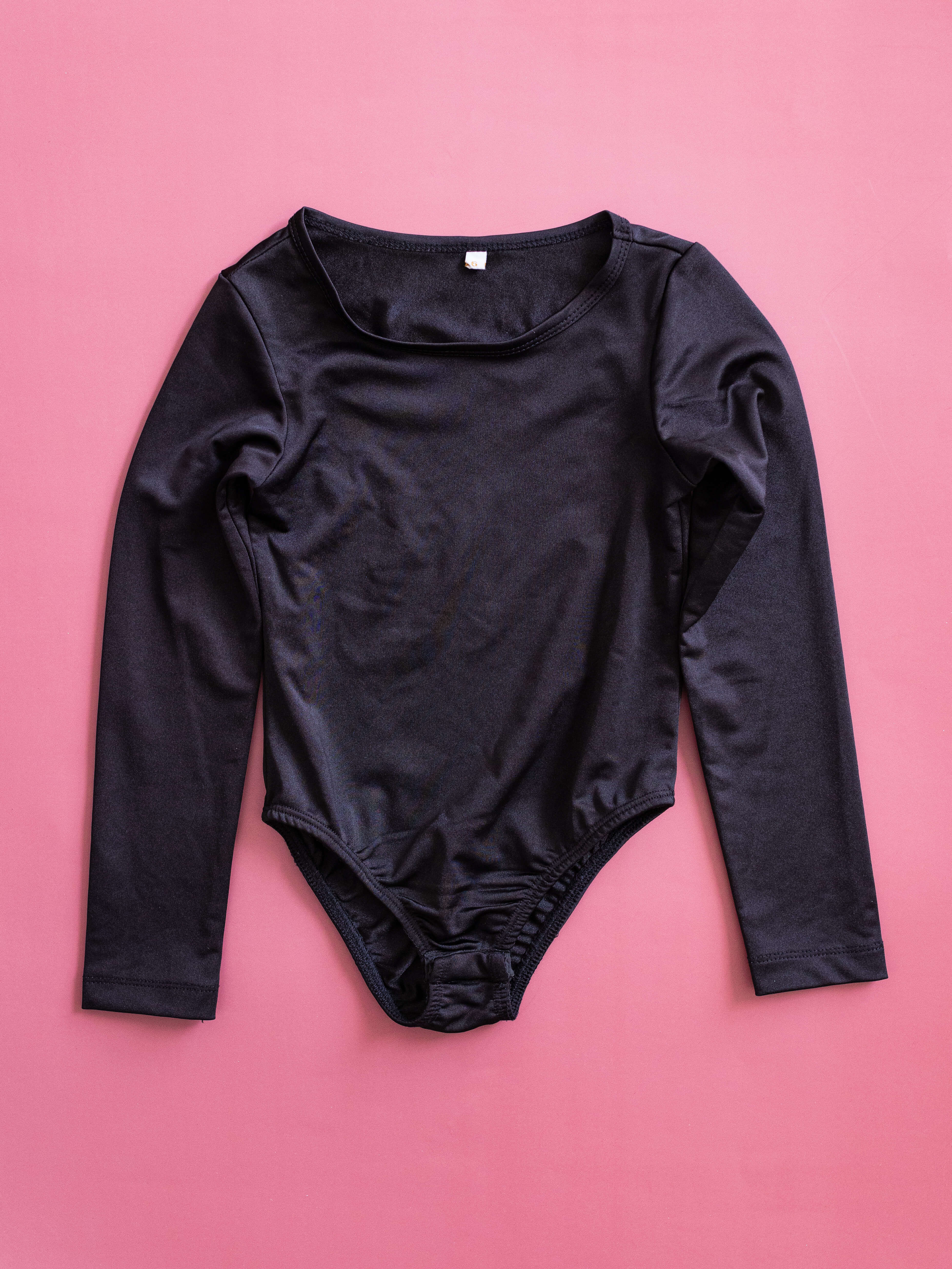 מידה 6 | בגד-גוף לייקרה שחור עם תיקתקים במפשעה