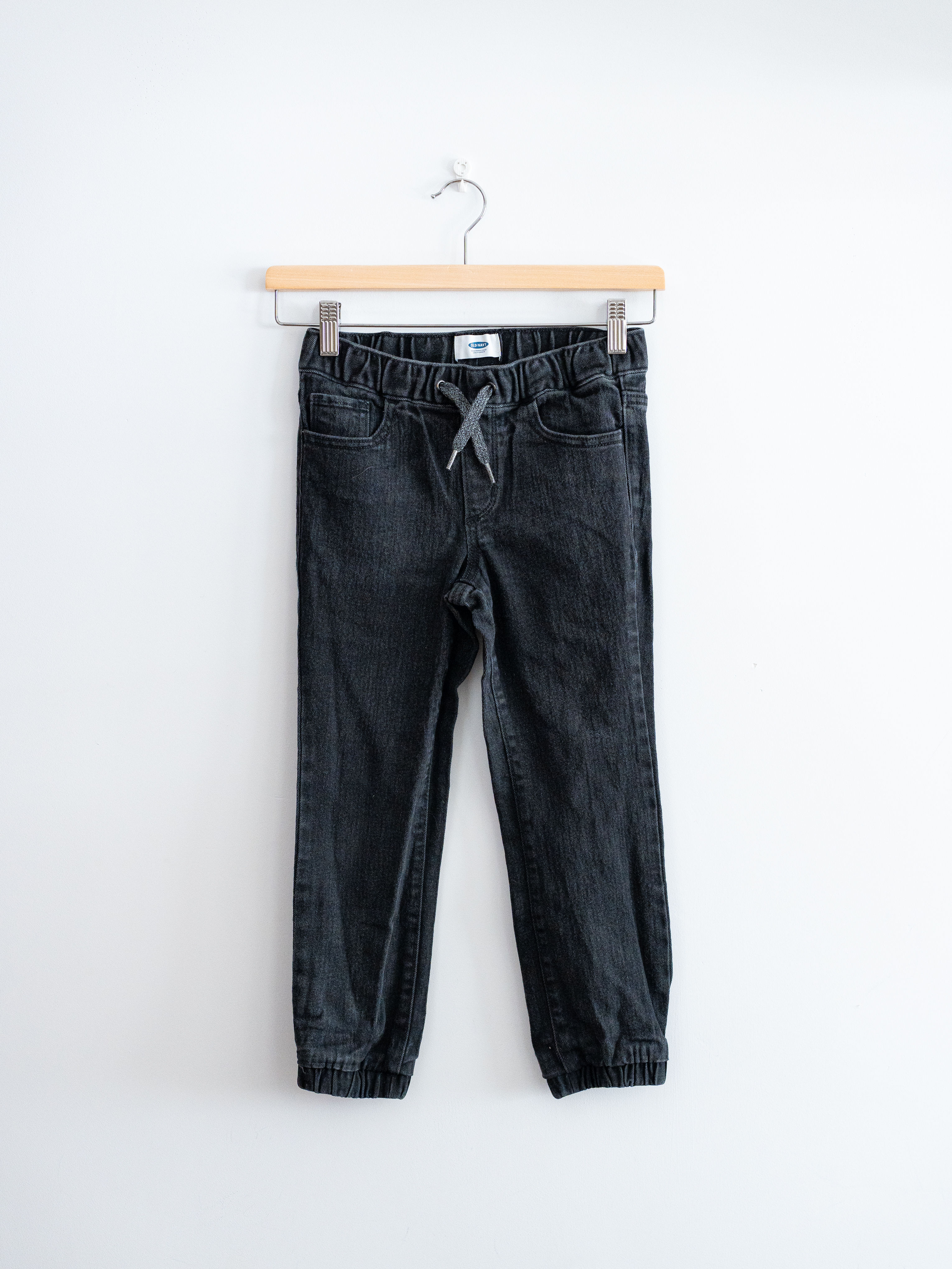 מידה 6-7 | מכנסי ג׳ינס שחורים גומי בקרסוליים | OLD NAVY