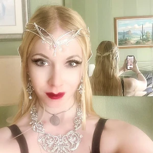 customer wearing our jewelry