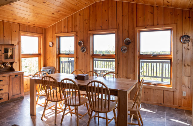 Spend your holiday mornings with your family at The Guest House Dining Room, Jasper Company’s lake cabin rentals. Enjoy the peaceful scenery outside the house with your family and friends.