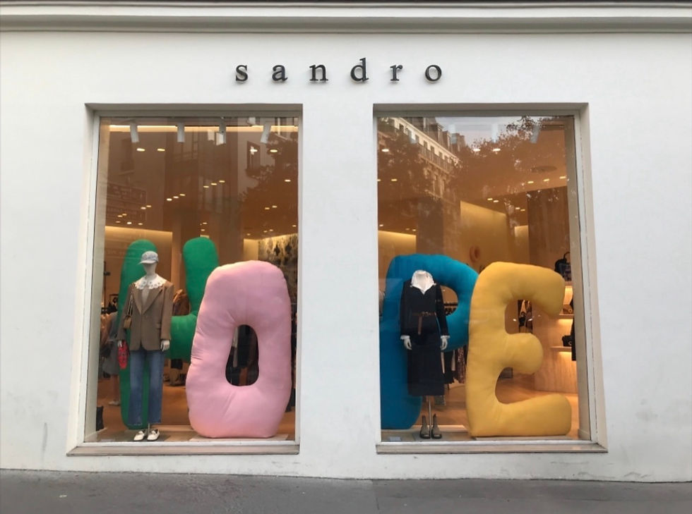 Sandro — lettres géantes textile, boutique Paris