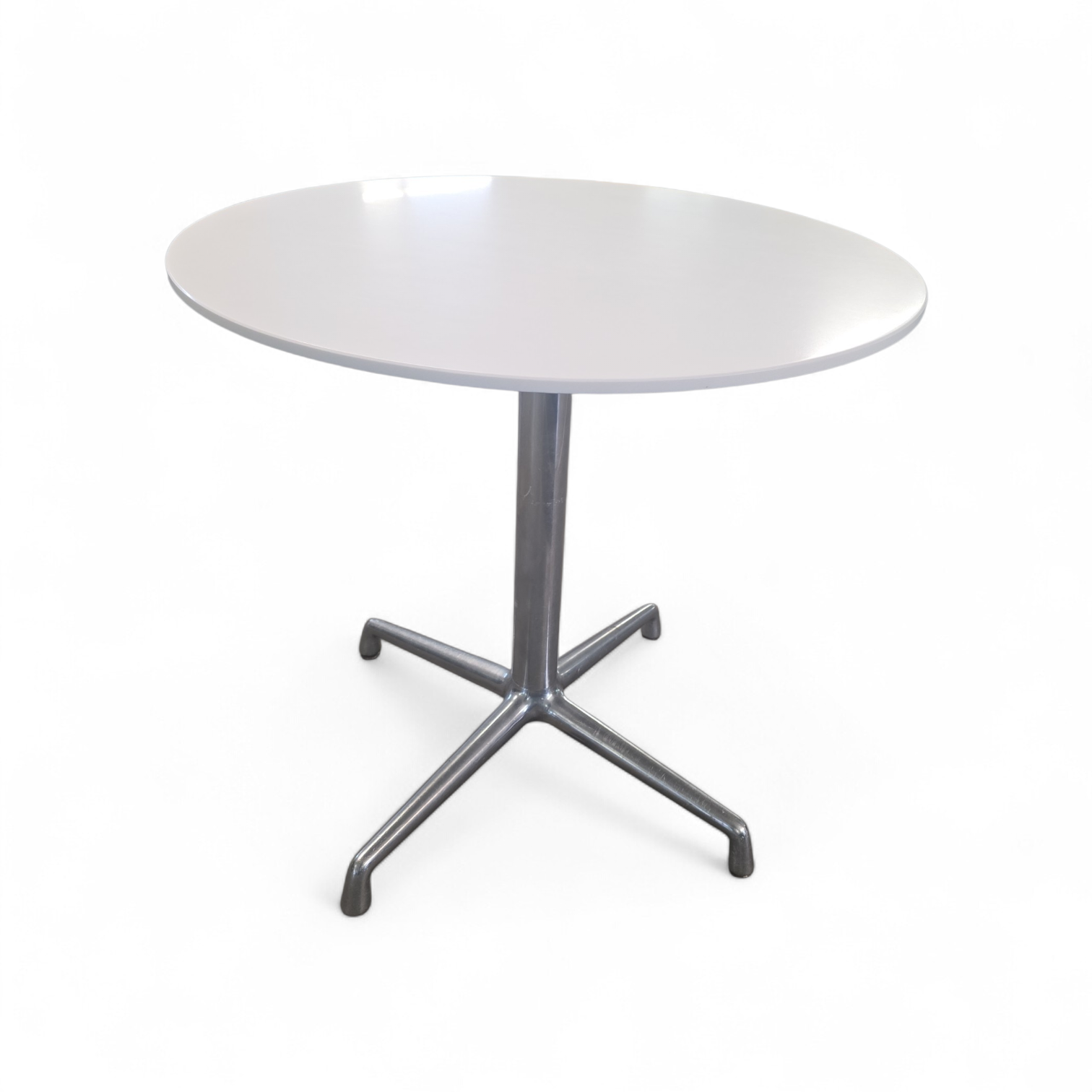 30" Round Table with Chrome Base