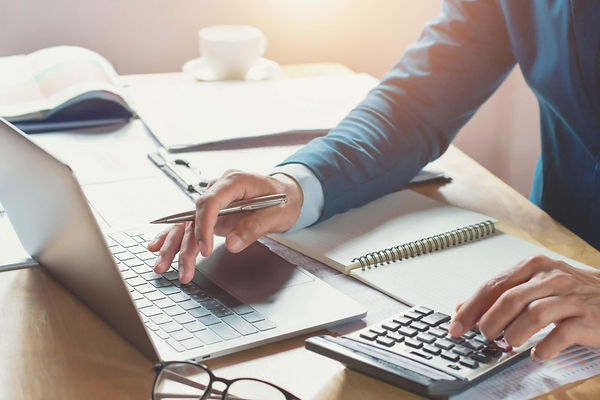 What-is-the-Relationship-Between-an-Accountant-and-a-Financial-Advisor-1030x687.jpg