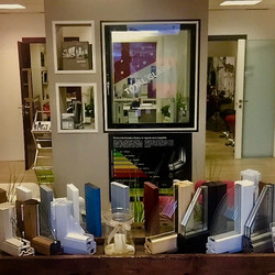 SHOW ROOM