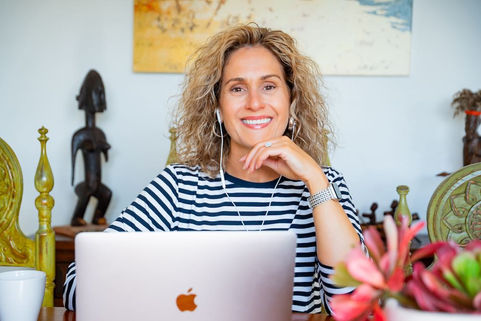 How to Make Money While Traveling — Sarah Hampel’s Prosperity Of Life Success Story